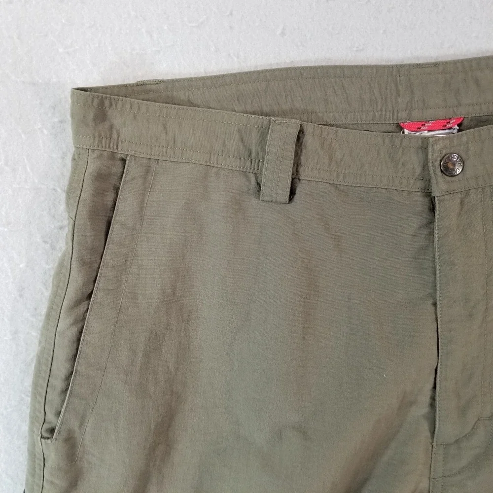 The North Face hiking shorts men's 38x8 khaki green outdoor security pocket